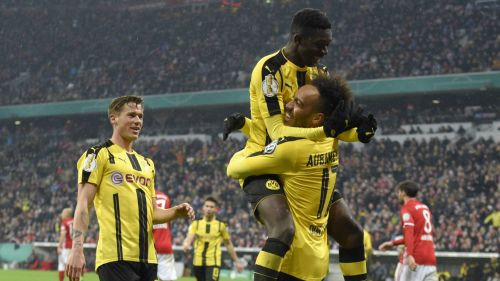 Dortmunde varonīgi atspēlējas un izslēdz "Bayern" no kausa izcīņas