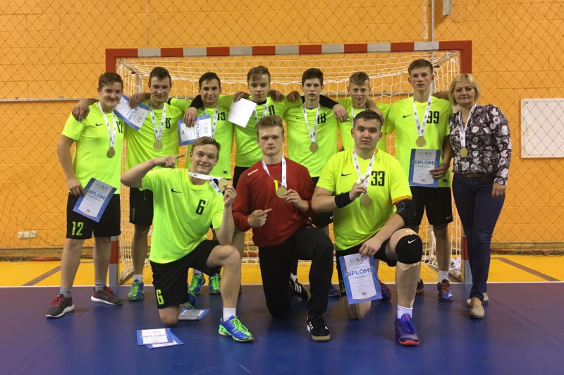 Jaunatnes olimpiādes handbola turnīros uzvar Tērvete un Ludza