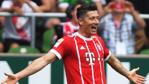Levandovskis nokārto "Bayern" uzvaru, trīs punkti arī Dortmundei