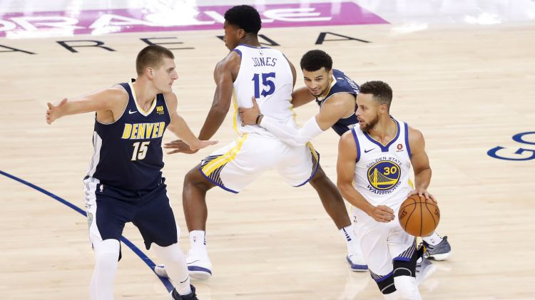 "Warriors" NBA pārbaudes spēļu ciklu sāk ar zaudējumu Denverai