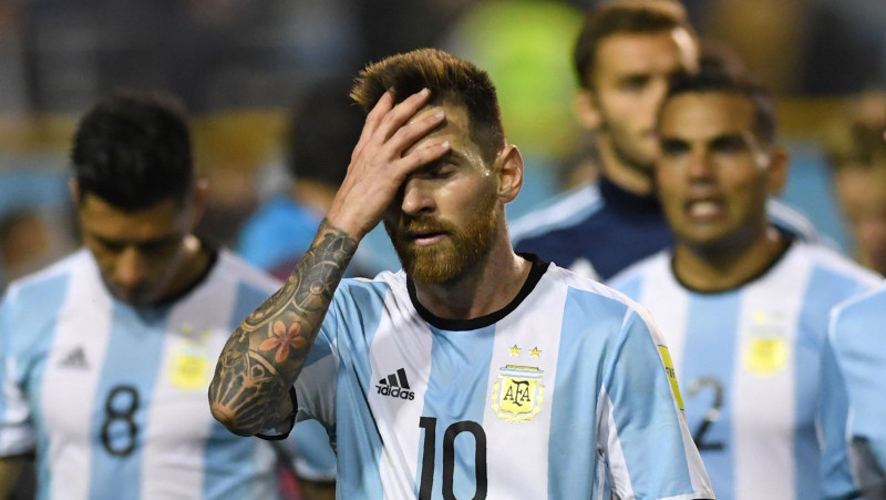 Argentīna nespēj mājās pieveikt Peru un riskē ar smagu fiasko Pasaules kausa kvalifikācijā