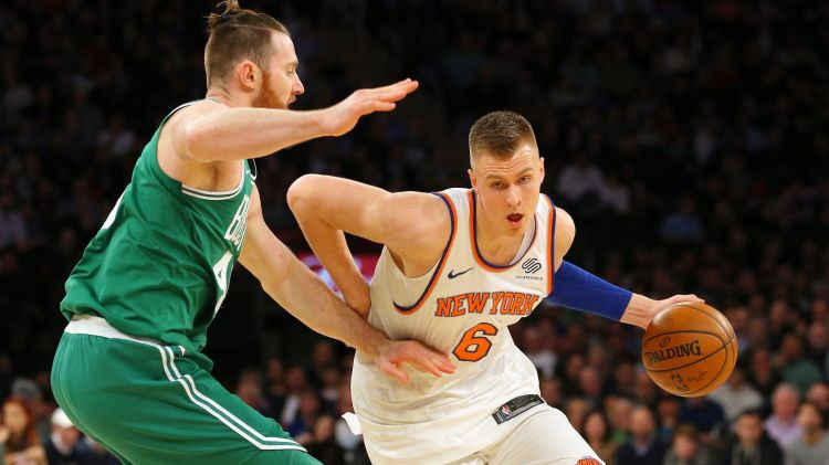 Porziņģim neveiksmīga atgriešanās spēle, bet "Knicks" tāpat pieveic Bostonu