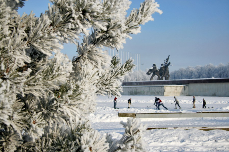Rīgā sāks darboties dabīgā ledus slidotavas un distanču slēpošanas trases