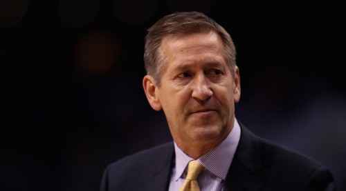 Ņujorkas "Knicks" joprojām neplāno atlaist galveno treneri Hornačeku