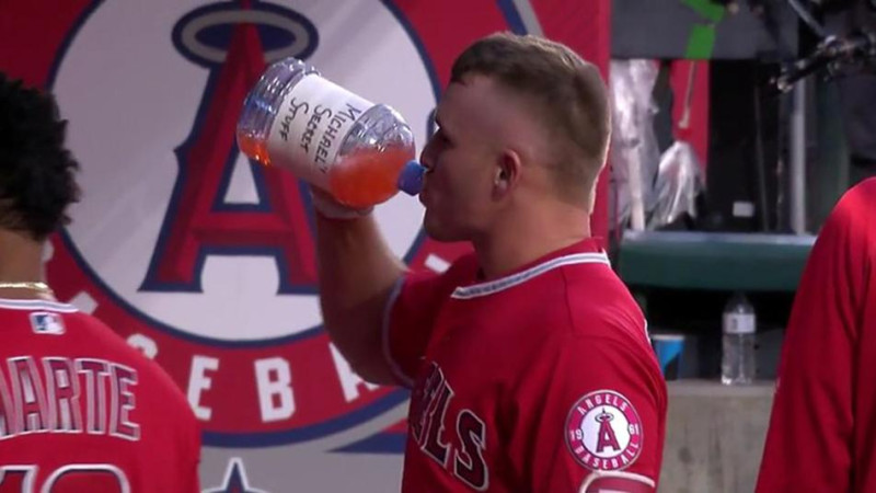 MLB vadošais "Home run" atsitējs lieto "Džordana slepeno dzērienu"