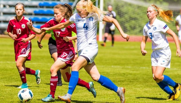 U19 meiteņu izlase sagrauj Igauniju, U17 izlase atspēlējas no 0:2