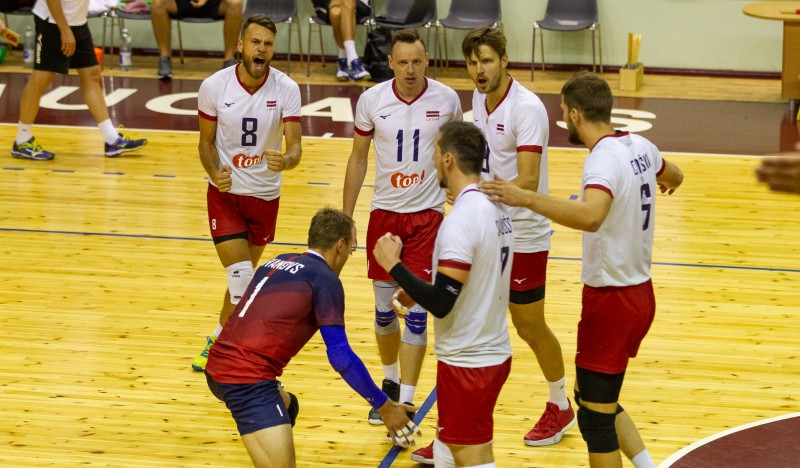Eiropas čempionāta kvalifikācijā cīņu uzsāk Latvijas vīriešu un sieviešu izlases
