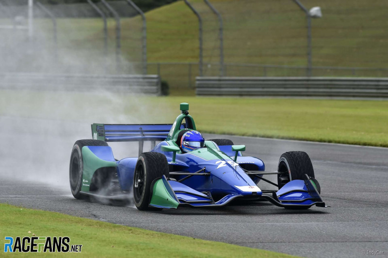 Alonso aizvada "IndyCar" testus un nosauc trīs iespējamos scenārijus