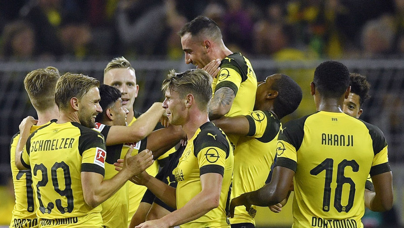 Dortmunde atspēlējas no 0:2, Alkasera vārti dod līderpozīciju