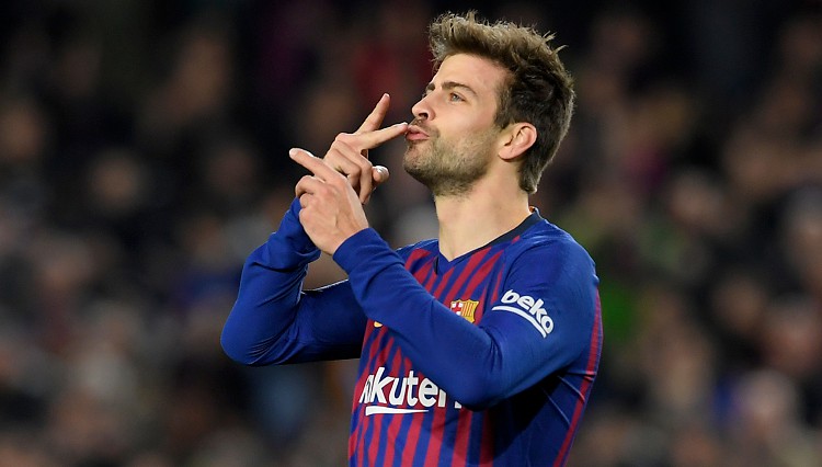 Bālā spēlē "Barcelona" palīdzīgu roku sniedz Pikē