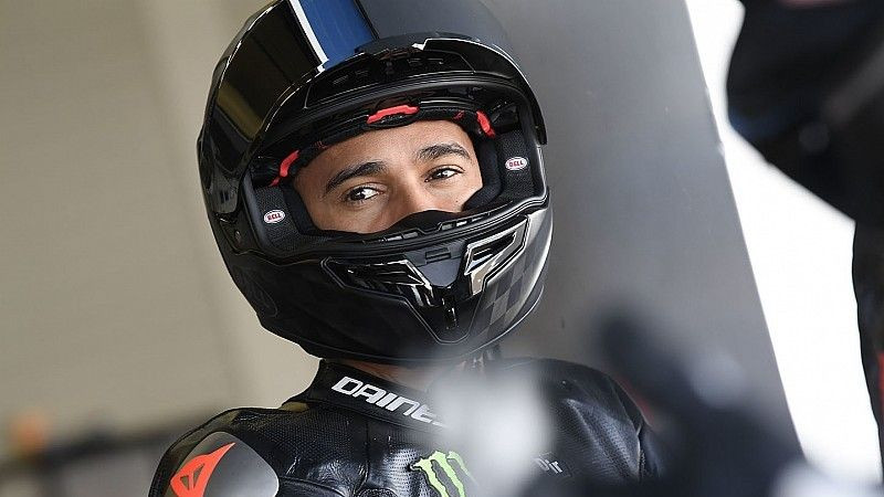 Lūiss Hamiltons: "Esmu par vecu, lai startētu "MotoGP" sacīkstēs"