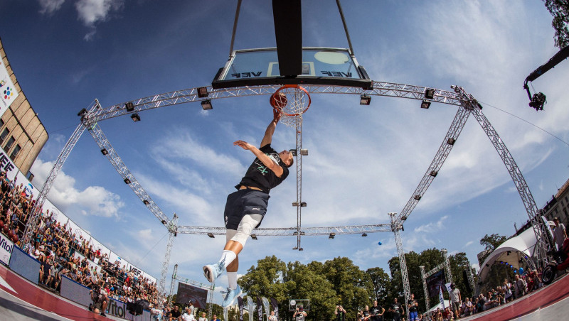 "Krastu mača" slam dunk konkursā piedalīsies pasaules labākie dankeri