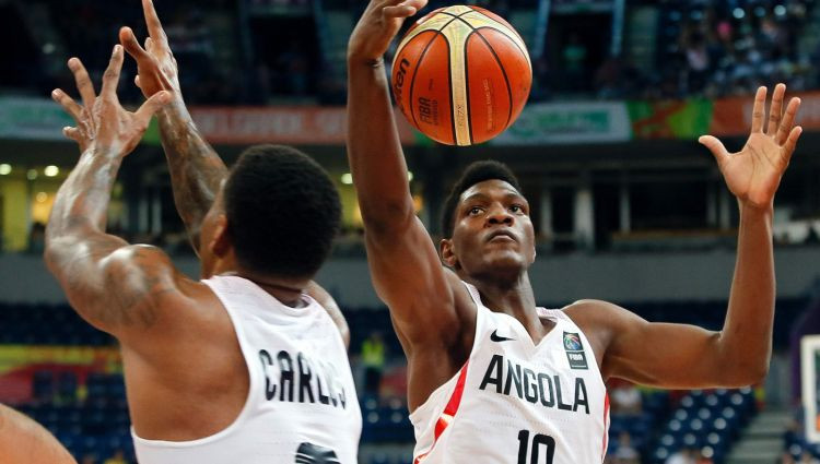 Angolas izlases treneris sūdzas par treniņapstākļiem Pasaules kausa arēnā