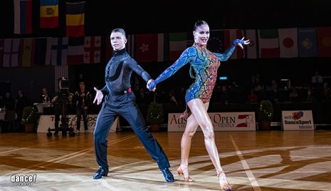 Pasaules čempionātā jauniešiem Latīņamerikas dejās Latvijas pāri nesasniedz ceturtdaļfinālu