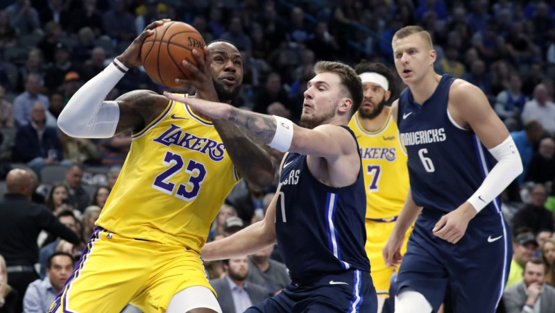 "Mavs" izaicina "Lakers": Dončičs un Porziņģis pret Lebronu un Deivisu