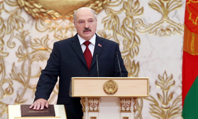 Lukašenko: "Stingri apsolu, ka kopā ar kaimiņiem pienācīgi sarīkosim PČ-2021"