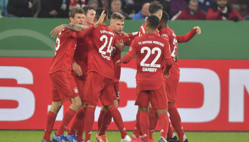 "Bayern" uzvar "Schalke 04" un iesoļo Vācijas kausa pusfinālā