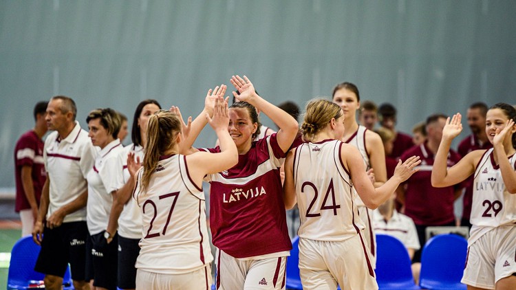 Latvijas U14 meitenes nodrošina pirmās divas vietas Baltijas kausā