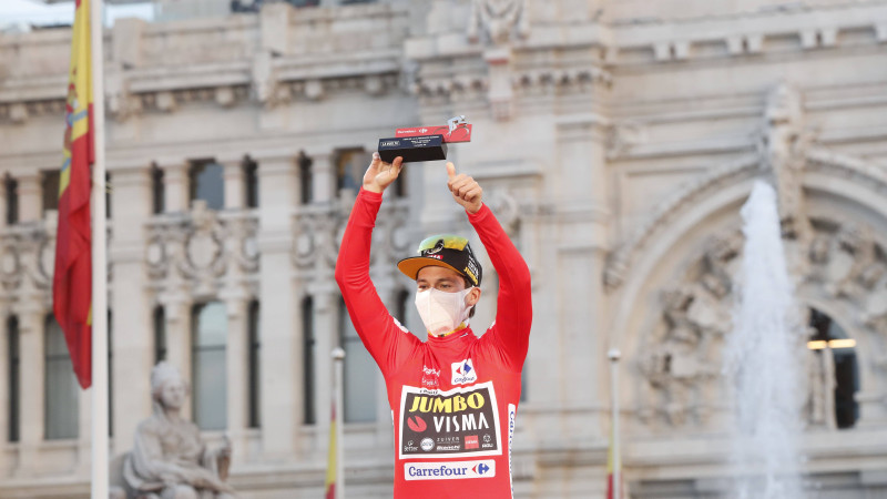 Liepiņš "Vuelta a Espana" pabeidz ar 12. vietu, Rogličs triumfē otro gadu pēc kārtas