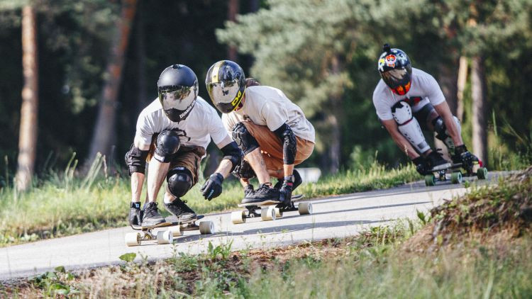 Norisinājušās desmitās "Madona longboard challenge" sacensības