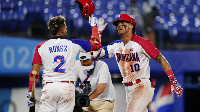 Dominikānas beisbolisti izglābjas un galotnē no turnīra izslēdz Izraēlu