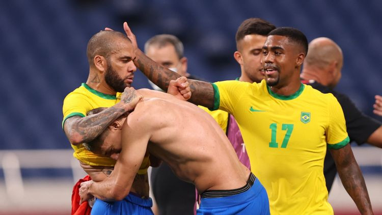Malkomam zelta vārti, Brazīlija futbola finālā papildlaikā pārspēj Spāniju
