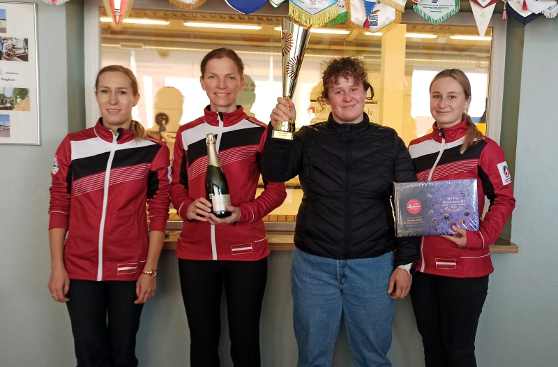 Nezaudējot ne spēli “Riga open I” titulu izcīna olimpiskā sieviešu kērlinga izlase