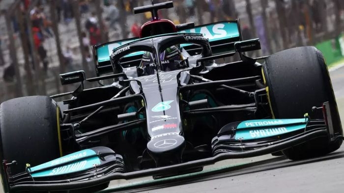 Hamiltons ar pārliecinošu sniegumu uzvar F1 kvalifikācijā Brazīlijā