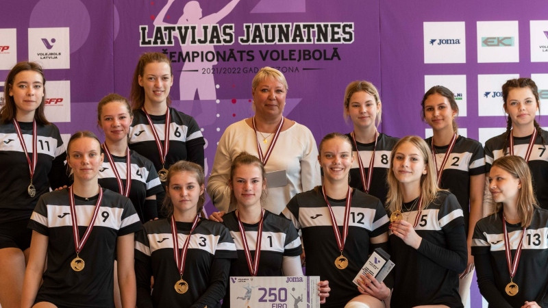 U16 Latvijas volejbola čempionātā uzvar ādažnieces un daugavpilieši