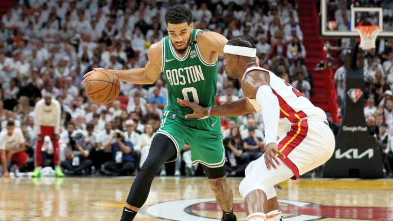 "Heat" teju brīnumaini atspēlējas, "Celtics" pēc 12 gadiem atgriežas NBA finālā