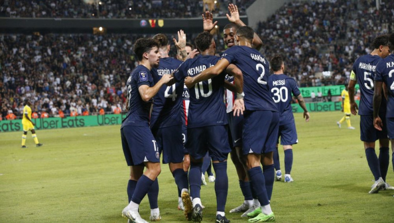PSG dominē un 11. reizi kluba vēsturē izcīna Francijas Superkausu