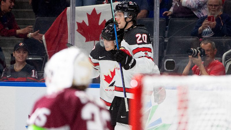 Latvieši parāda raksturu: Kanāda ne bez grūtībām uzvar U20 hokejistu duelī