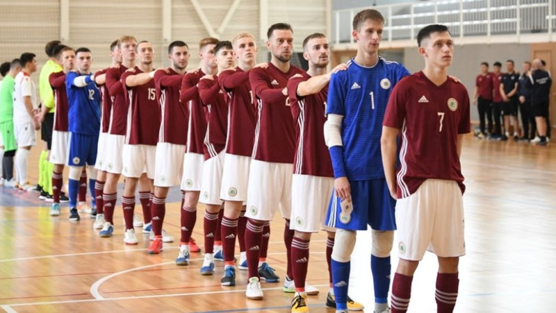 Latvijas telpu futbolisti neizmanto iespēju pieveikt Ungāriju