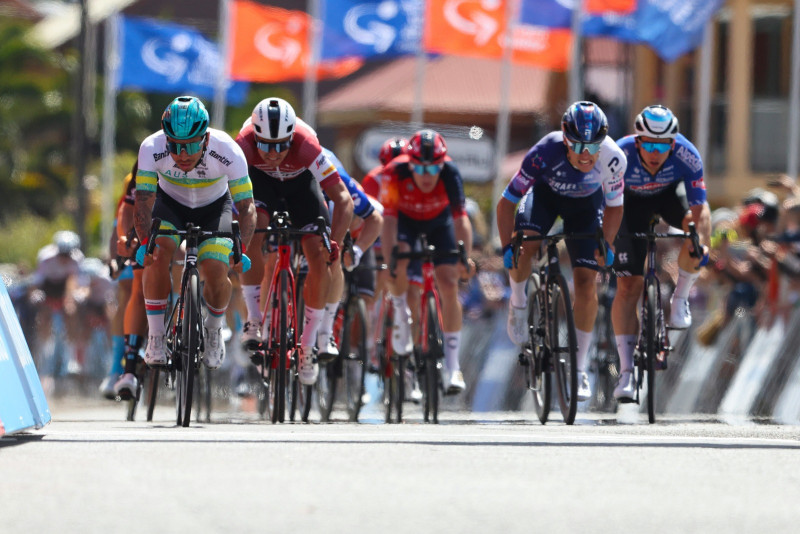 Liepiņš izdzīvo kalnā un izcīna augsto septīto vietu prestižā ''Tour Down Under'' 2. posmā