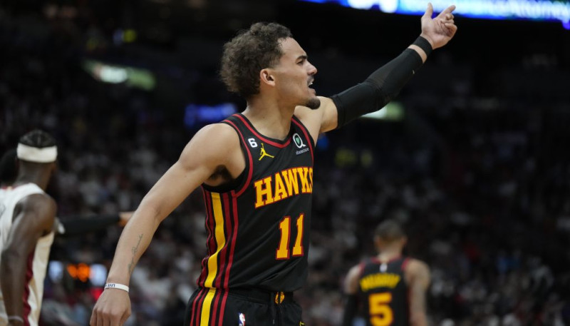 "Hawks" uzveic "Heat" un play-off spēlēs pret "Celtics"