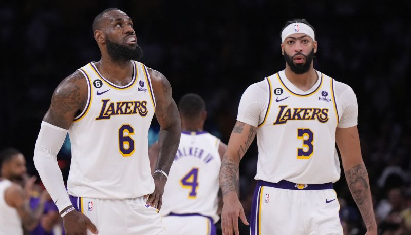 "Lakers" bezdibeņa malā: "Nuggets" uzvar un nonāk soļa attālumā no pirmā NBA fināla