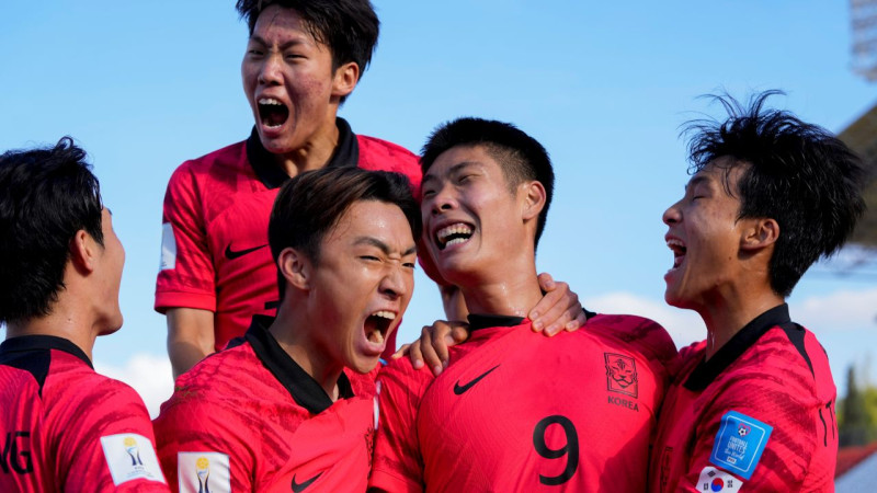 Dienvidkorejas futbolisti U20 Pasaules kausā pārspēj Franciju, Anglija iesāk ar uzvaru