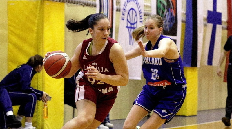 Latvijas U-18 basketbolistes Baltijas kausa mačā pieveic Lietuvas izlasi