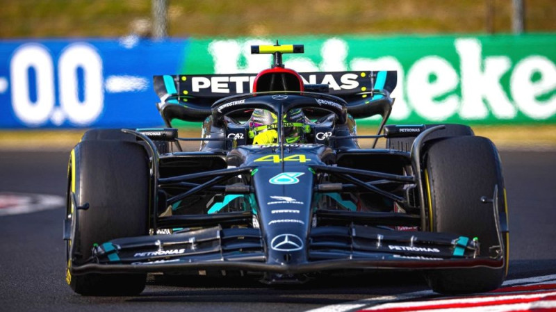 Hamiltons Ungārijā izcīna pirmo pole position kopš 2021. gada