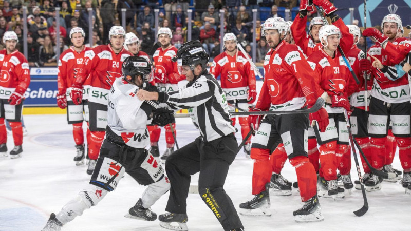 Pardubice pēdējās četrās minūtēs no 1:3 panāk 4:3 un sarūgtina Budro trenēto Kanādu