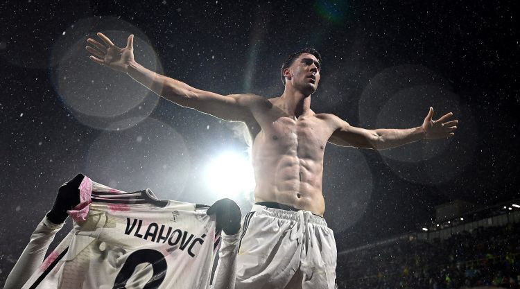 Vlahovičs kompensācijas laikā izrauj "Juventus" uzvaru, Divala atkal produktīvs Romas kreklā