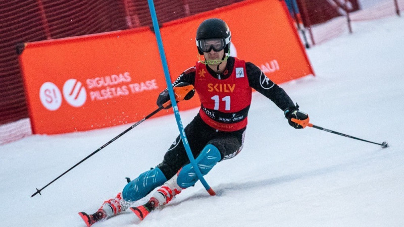 BK un FIS slalomā Siguldā latvieši pārspēj pārstāvjus no Itālijas, Kanādas un Austrālijas