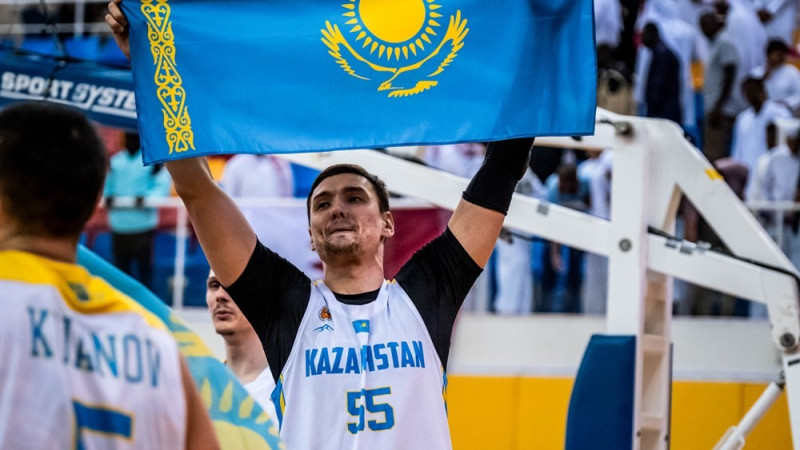 Dominikāna atspēlējas no -19, bet zaudē, Kazahstāna pārsteidz PK finālturnīra saimnieci