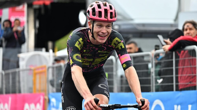 "Giro d'Italia" debitants Štainhauzers svin pirmo uzvaru, Pogačars palielina pārsvaru