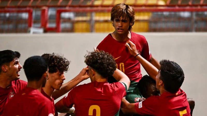 Portugāles U17 futbolisti iesit četrus vārtus angļiem un dominē EČ nāves grupā