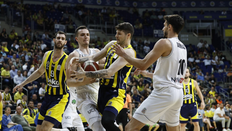 "Fenerbahçe" Jasikēviča vadībā atgriežas Turcijas Superlīgas finālā