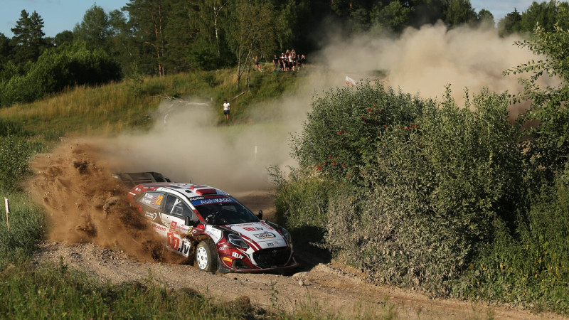 Seska ekipāža WRC debijā Polijā sestā pirms pēdējiem diviem ātrumposmiem