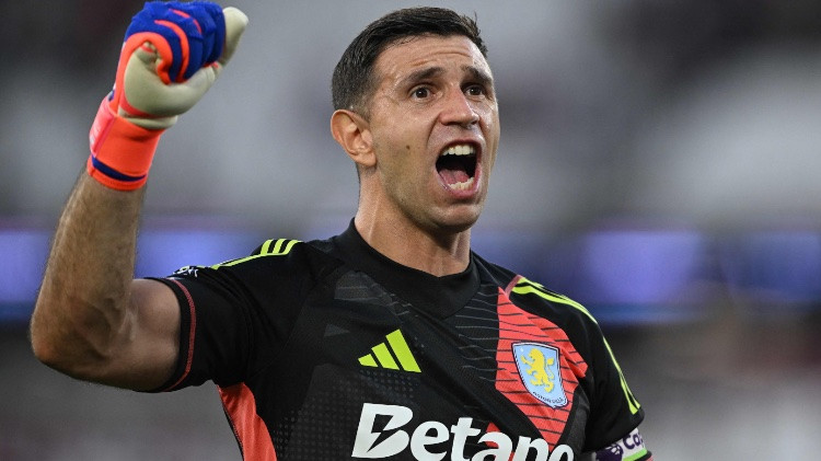 Arī "Aston Villa" sezonu sāk bez aizķeršanās, Londonā pieveicot "West Ham"