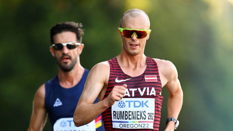 Rumbenieks un Liepiņa šīgada čempioni 10 km soļošanā