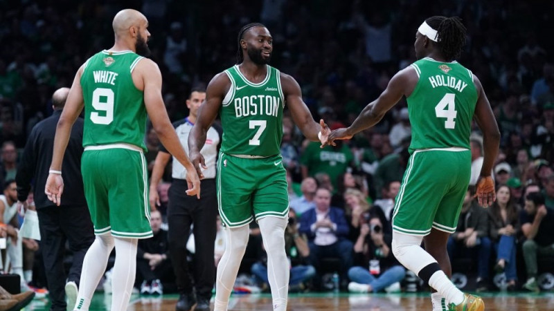 "Celtics" ciemos pie Porziņģa vecajiem draugiem, sezonu sāk rietumu "dūži'"